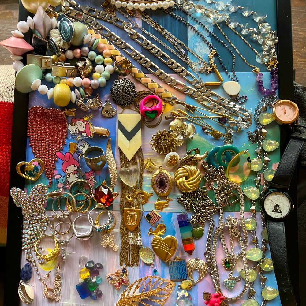 Large Jewelery Lot